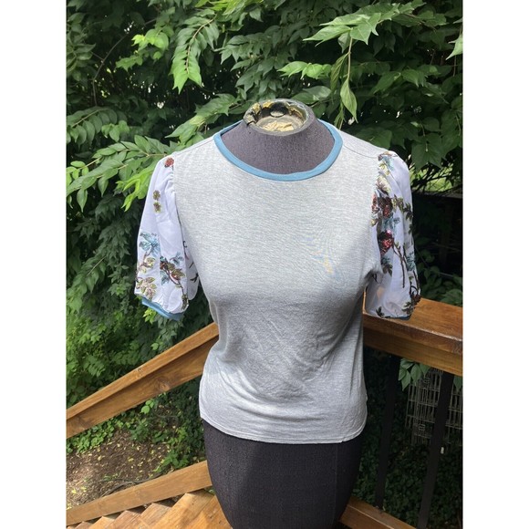 TINY ANTHROPOLOGIE Top Gray Knit Sequin Sheer Floral Short Sleeved T Shirt XS - Picture 4 of 7